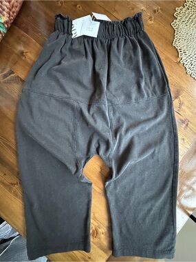 Zara Paperbag Waist Cropped Pants NWT Size Small